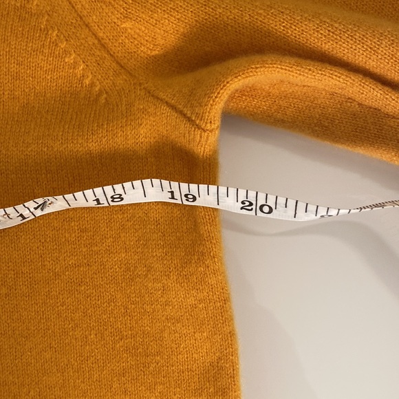 New J.crew cashmere sweater - Picture 4 of 5